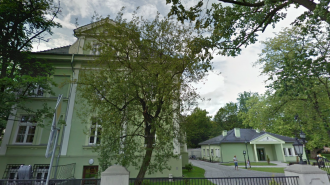 Biblioteka. Fot: Google Street View